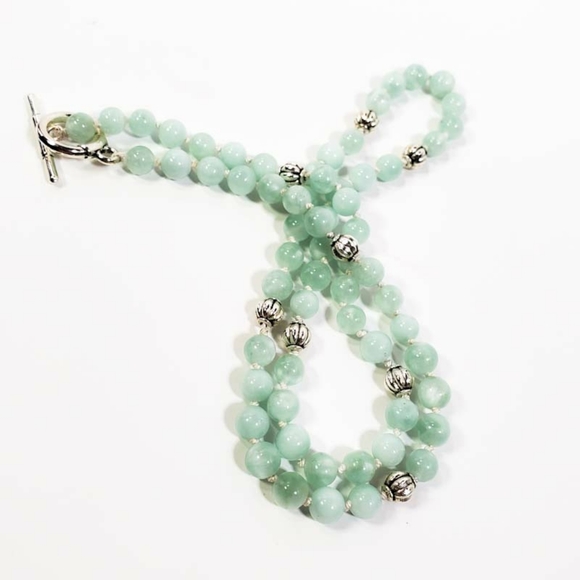 Green Moonstone Hand-Knotted Necklace - Picture 5 of 10
